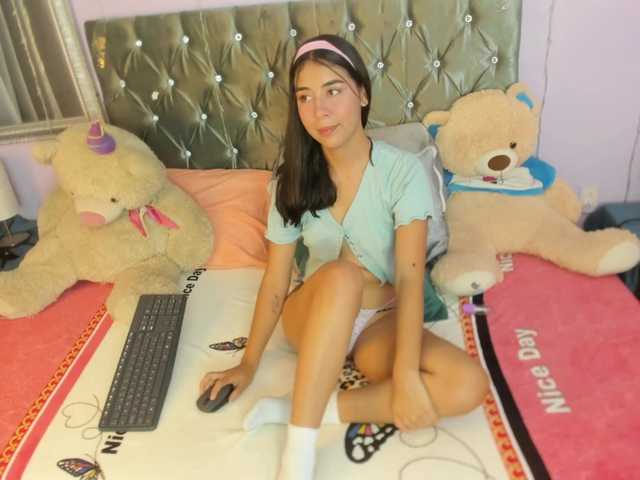 DanaPetite live webcam show