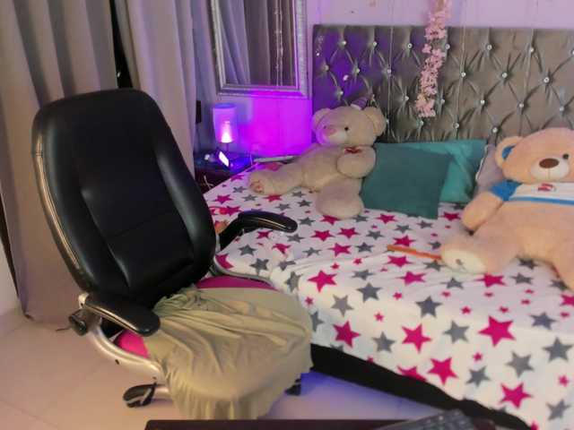 DanaPetite live cam on BongaCams