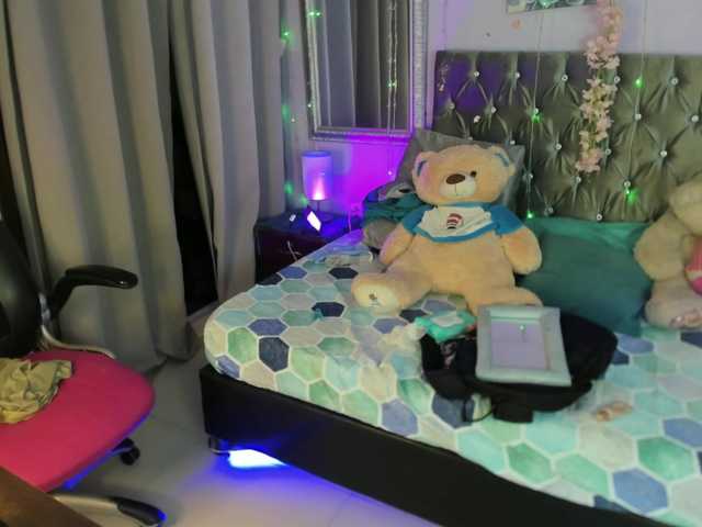 DanaPetite live cam on BongaCams