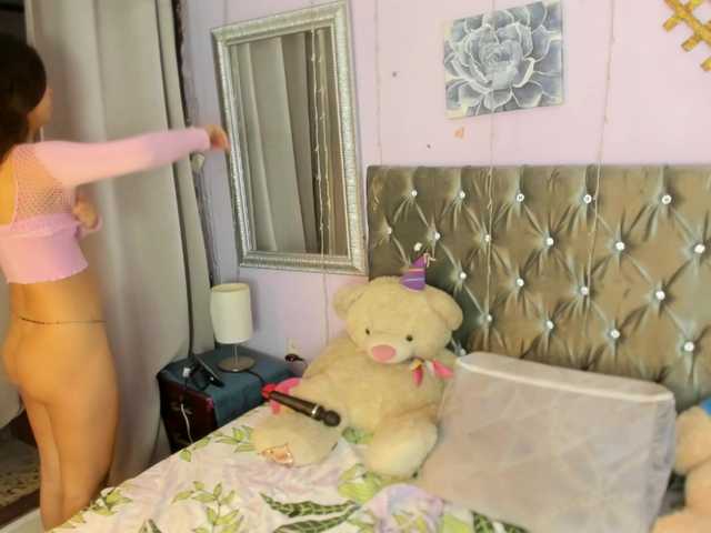 DanaPetite live webcam show