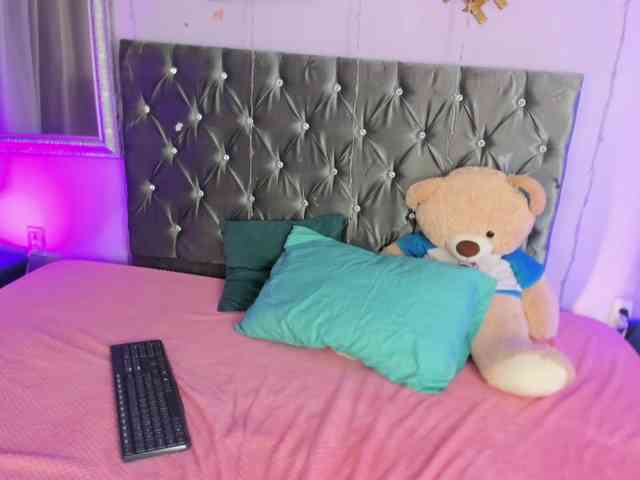 DanaPetite webcam