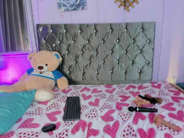 DanaPetite webcam