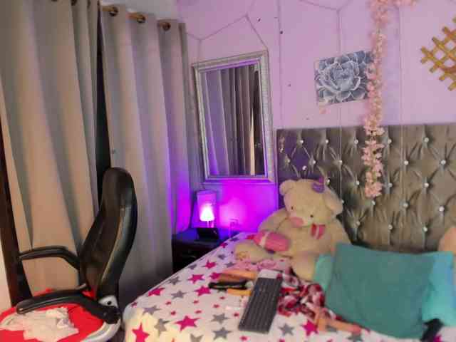 DanaPetite webcam