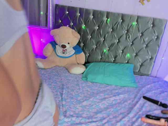 DanaPetite webcam