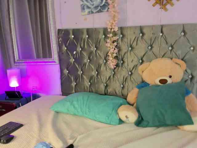 DanaPetite webcam