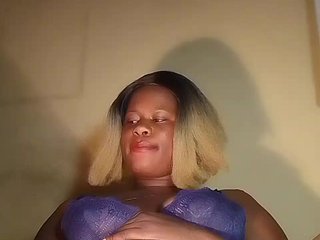 Carrielove's Live Webcam