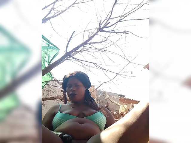Carrielove live cam on BongaCams