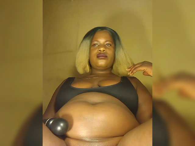Carrielove live cam on BongaCams
