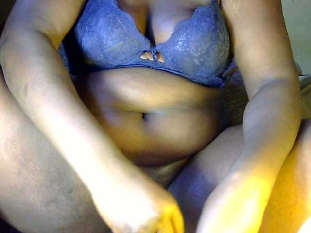 Carrielove, live now on BongaCams