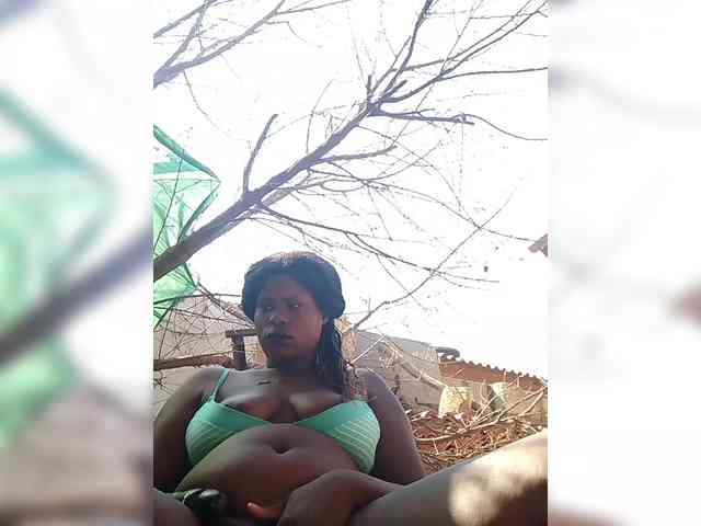 Carrielove webcam