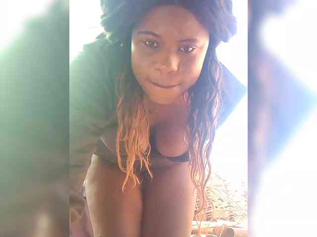 Carrielove webcam