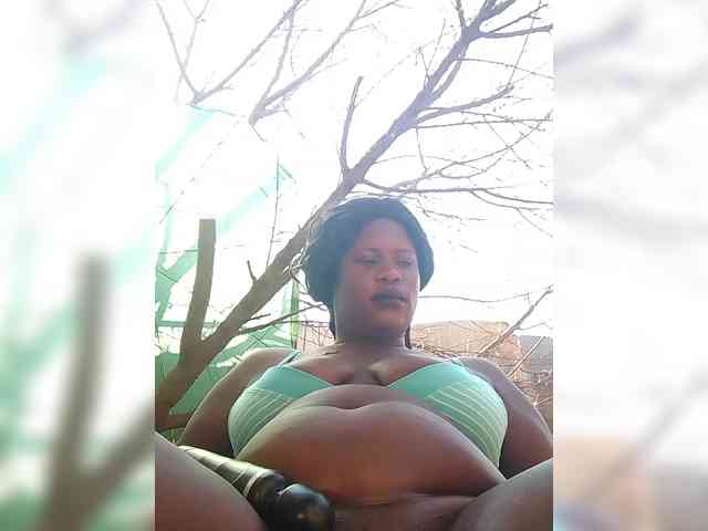 Carrielove webcam