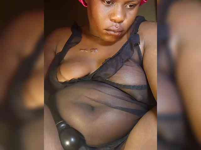 Carrielove Live Webcam on BongaCams