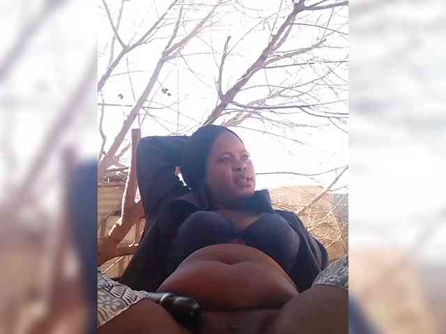 Carrielove webcam