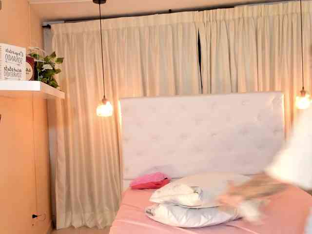 Samantha-lenox webcam