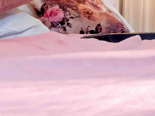 Samantha-lenox webcam