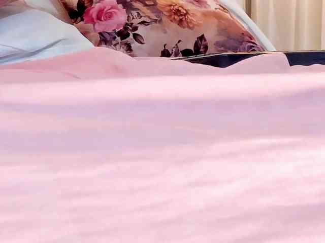 Samantha-lenox webcam