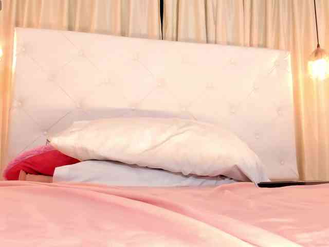 Samantha-lenox webcam