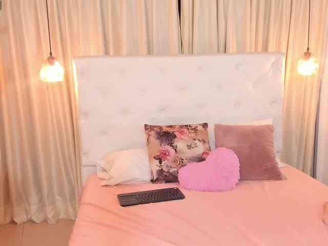 Samantha-lenox webcam