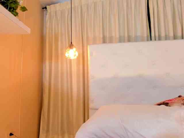 Samantha-lenox webcam