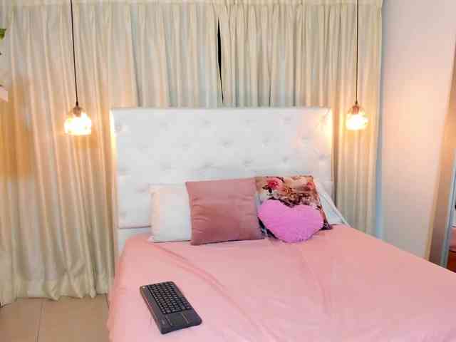 Samantha-lenox webcam