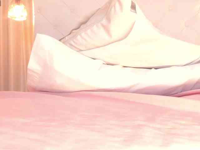Samantha-lenox webcam