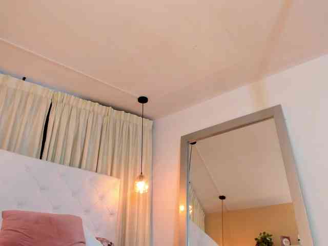 Samantha-lenox webcam