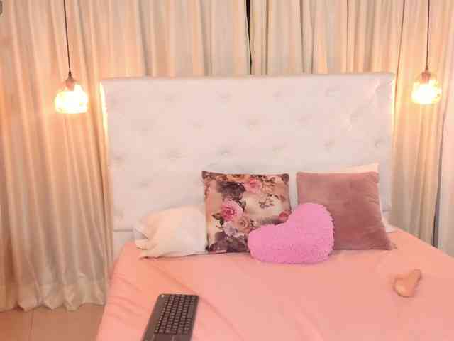 Samantha-lenox webcam