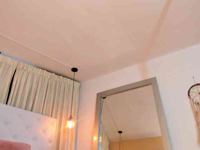 Samantha-lenox webcam