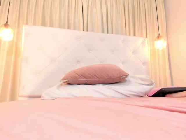 Samantha-lenox webcam