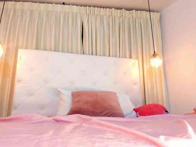 Samantha-lenox webcam