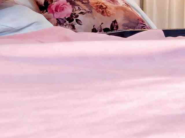 Samantha-lenox webcam