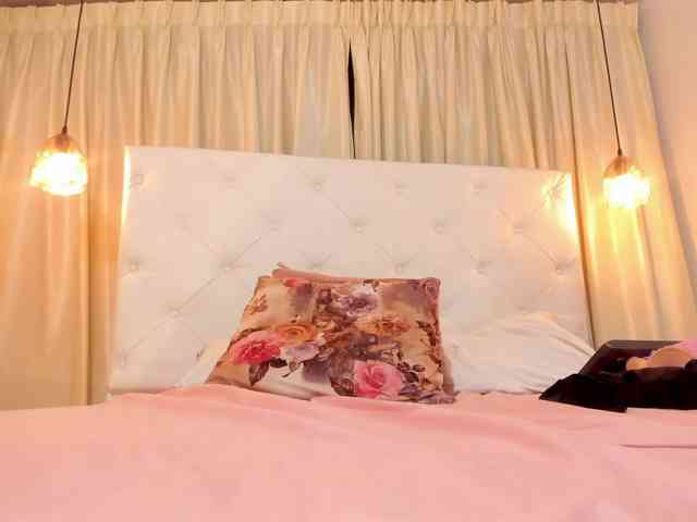 Samantha-lenox webcam