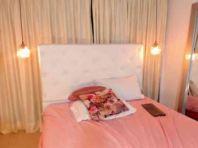 Samantha-lenox webcam
