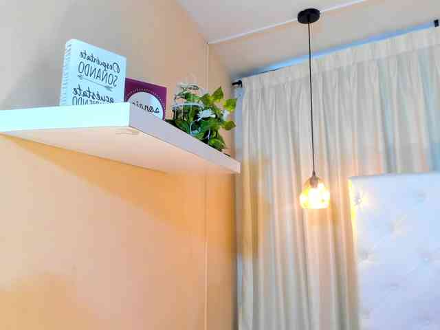 Samantha-lenox webcam