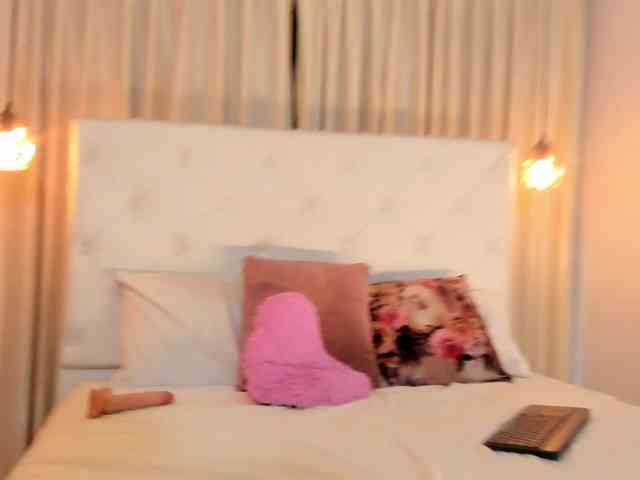 Samantha-lenox webcam