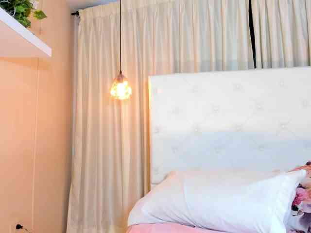 Samantha-lenox webcam