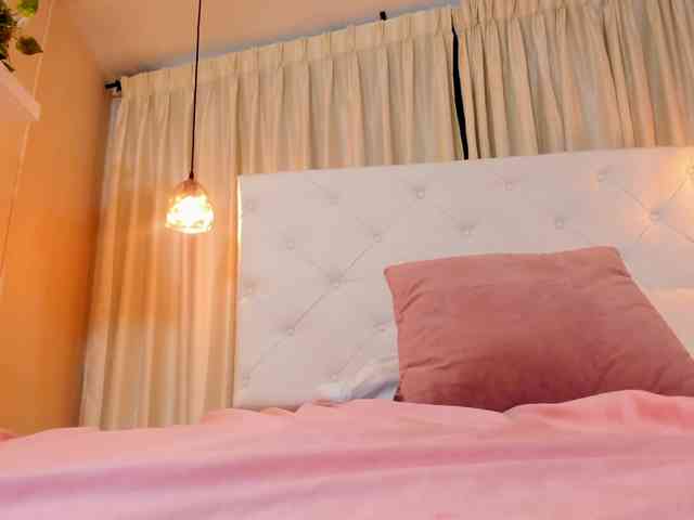 Samantha-lenox webcam