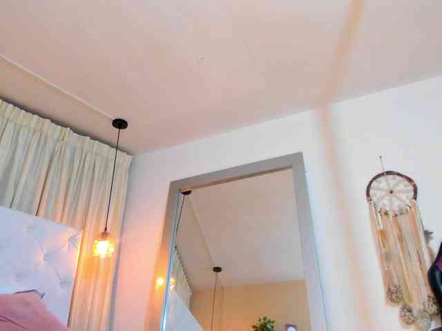 Samantha-lenox webcam