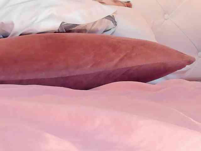 Samantha-lenox webcam