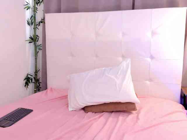 Samantha-lenox webcam