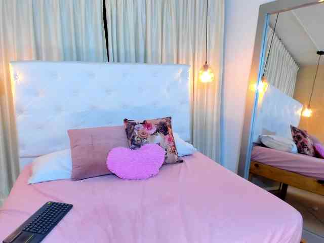 Samantha-lenox webcam