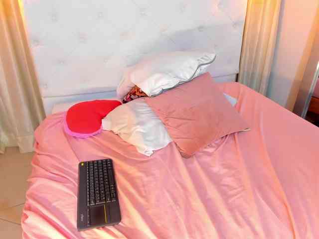 Samantha-lenox webcam