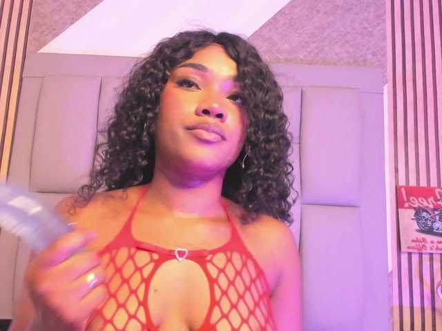 elodiiee live cam on BongaCams