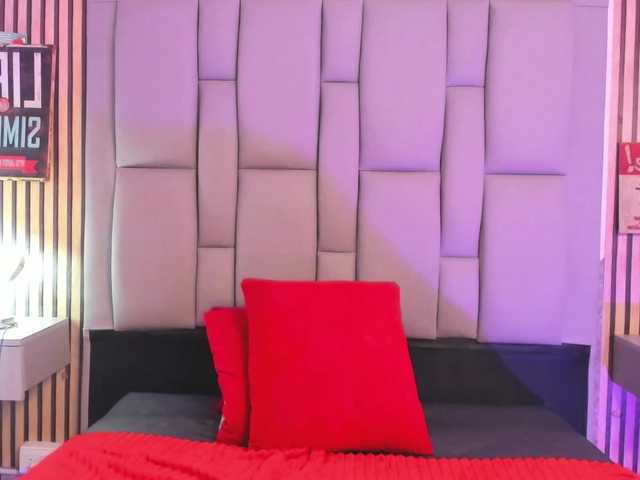 elodiiee live cam on BongaCams