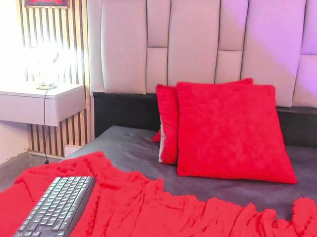 elodiiee live cam on BongaCams