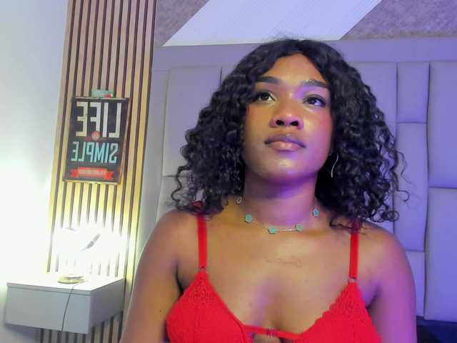 elodiiee live cam on BongaCams