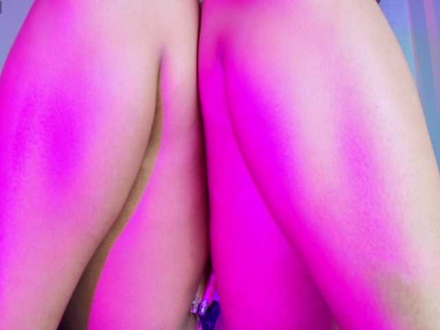 SaraaMore live cam on BongaCams