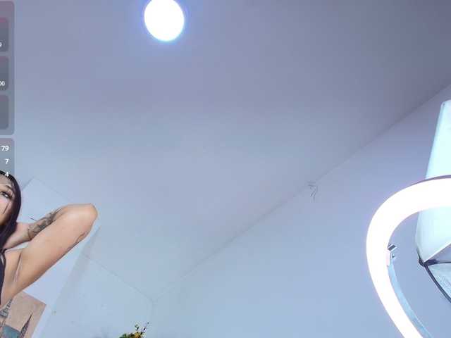SaraaMore live webcam show