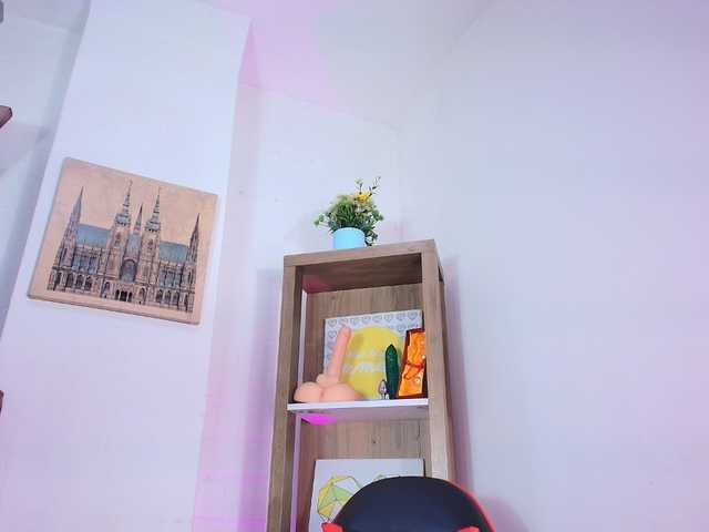 SaraaMore live cam on BongaCams